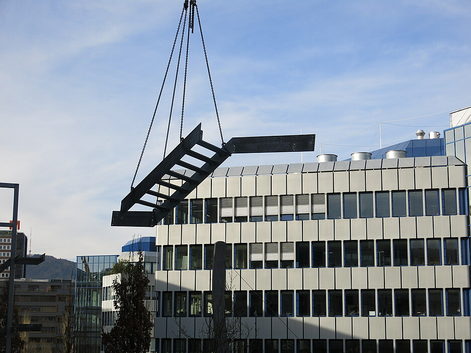 Die Stahltreppe gehörte einst zum Bürogebäude Orion in Zürich.