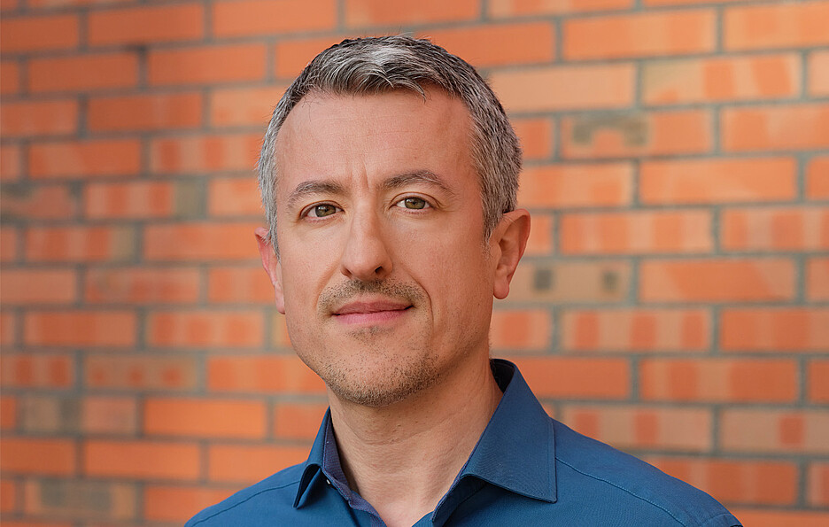 Davide Garassino and Morgan Kavanagh are both responsible for didactic innovation at the Institute of Multilingual Communication at the School of Applied Linguistics and teach in the BA in Multilingual Communication programme and in the area of continuing education.