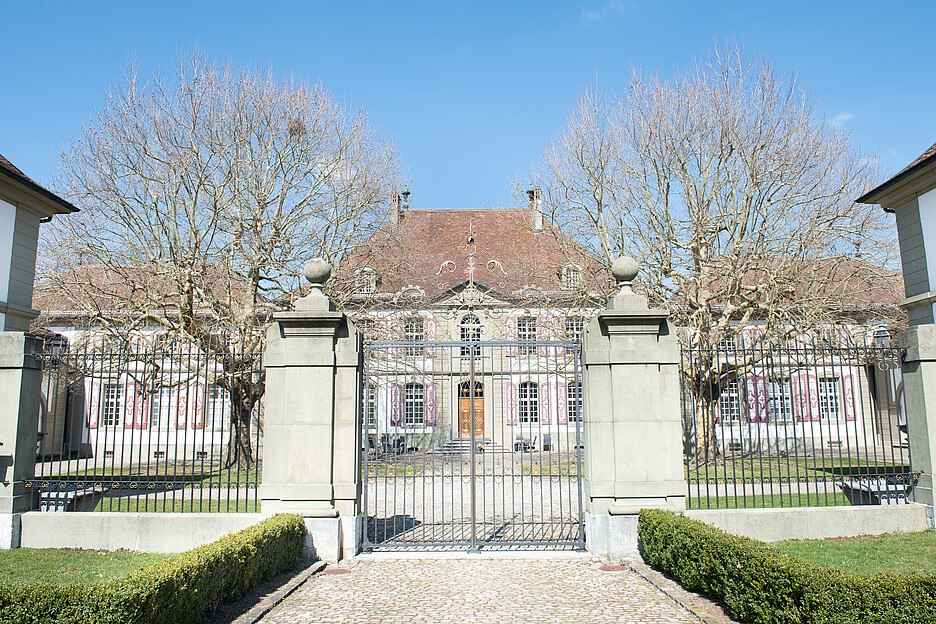 Die Justizvollzugsanstalt Hindelbank ist das einzige Gefängnis für Frauen in der deutschsprachigen Schweiz.